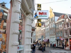 פופאי אמסטרדם קופי שופ